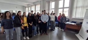 FOZ predstaviane v 7 su pred nad 60 uchenitsi, snimka 1