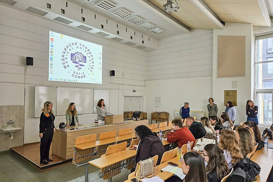 Dekanat na FOZ be pocheten gost na Lingvistichnata universiada na DEOS, snimka 1