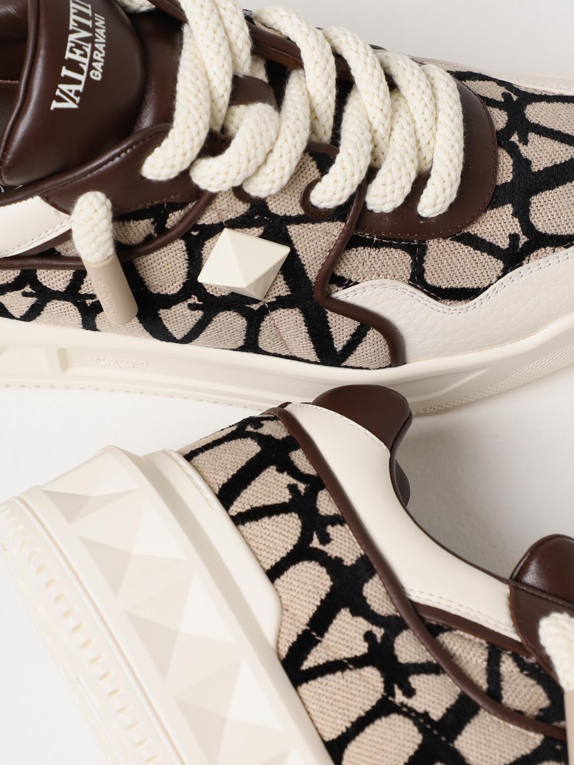 Valentino Garavani One Stud XL sneakers in nappa leather and Toile Iconographe fabric - Image 5