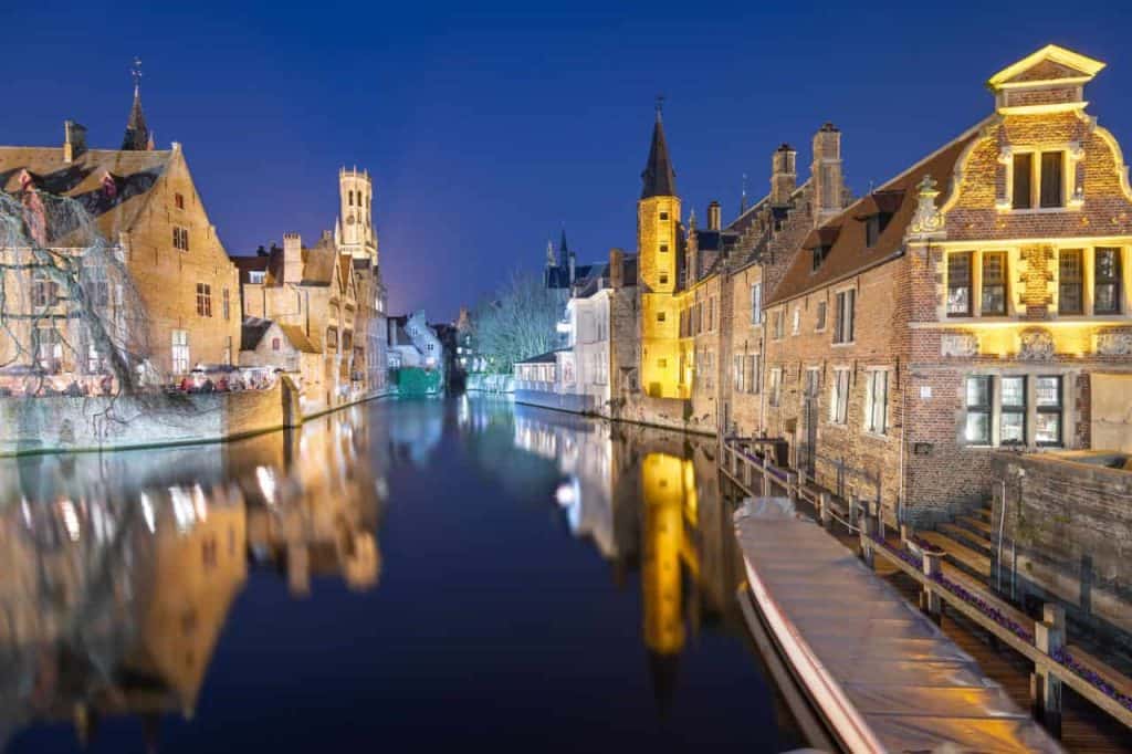 bruges at night