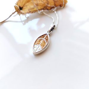 Autumn leaf pendent