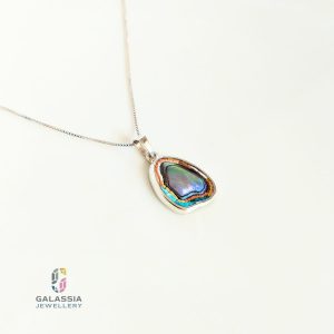 Ocean Echo , seashell Necklace