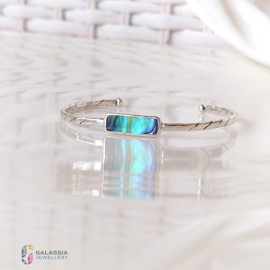 Pāua shell bracelet