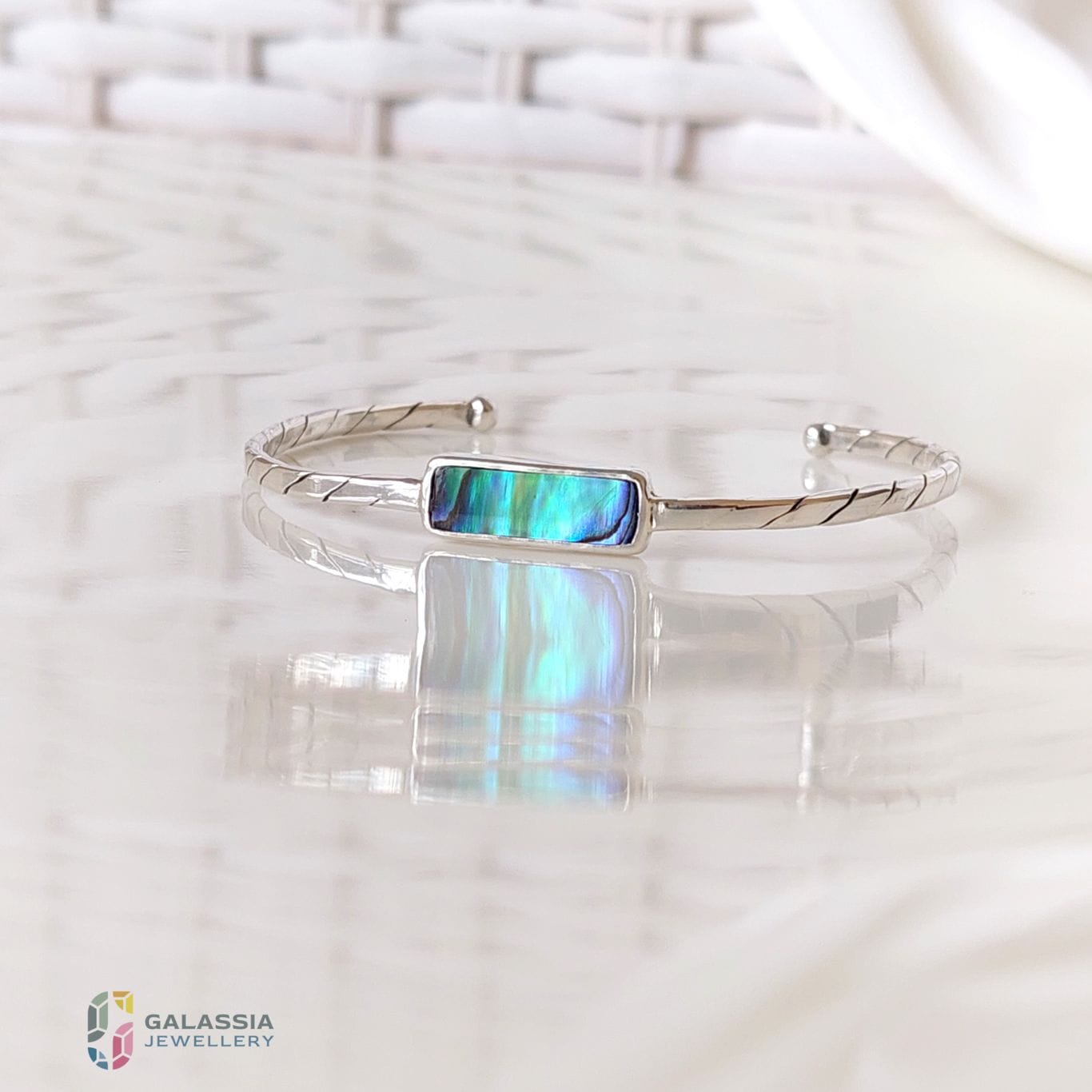 Pāua shell bracelet