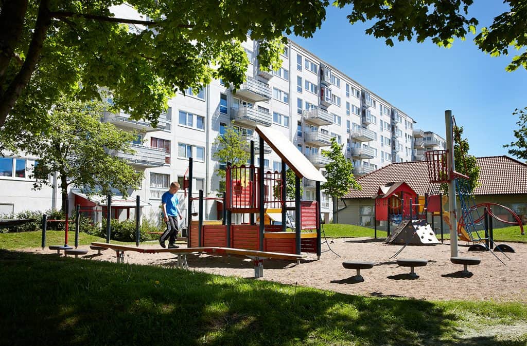 Hus och lekplats på Muskotgatan