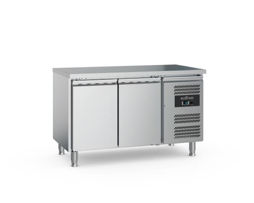Kølebord Med 2 Døre, Ideelt Til Restauranter Og Køkkener, Holdbar Og Energieffektiv.
