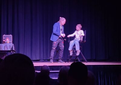 Henry Oz professional magician stage show