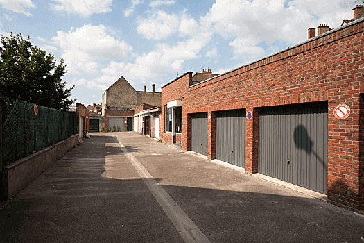 Porta sezionale industriale e porta da garage domestica: sono diverse. - Produttore cinese di porte ad alta velocità