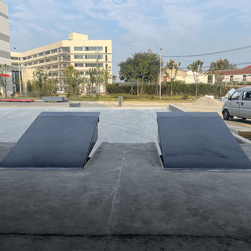 hydraulic loading dock