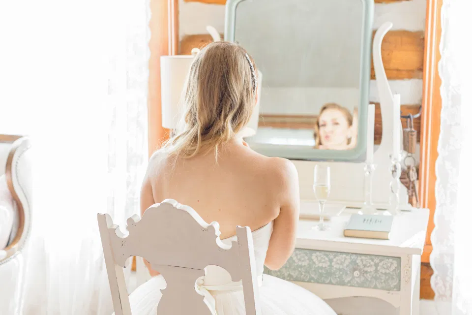 Getting Ready Space - Stonefields Estate-  Bright and Airy -  Natural Wedding Posing - Ideas for what to wear for Blush Wedding Photography, Modern Wedding Blush &. Navy Wardrobe inspiration- Unsure of what to wear for your wedding, we've got you! Romantic white with greenery, blush and navy theme. Grey Loft Studio is Stonefields Wedding and Engagement Photographer for Real couples, showcasing photos that are modern, bright, and fun.