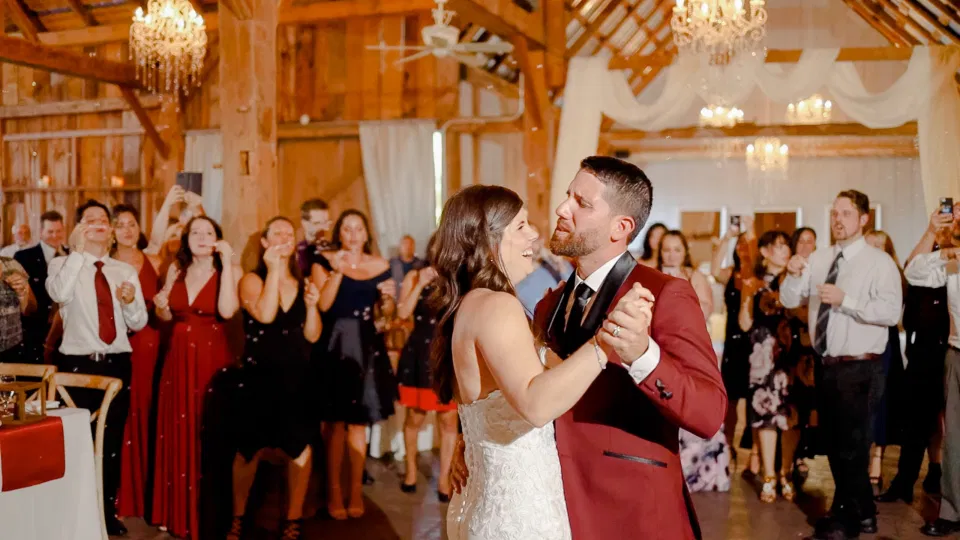 First Dance with Bubbles - Groom Singing Loudly - Slow Dancing - Evermore Wedding and Events