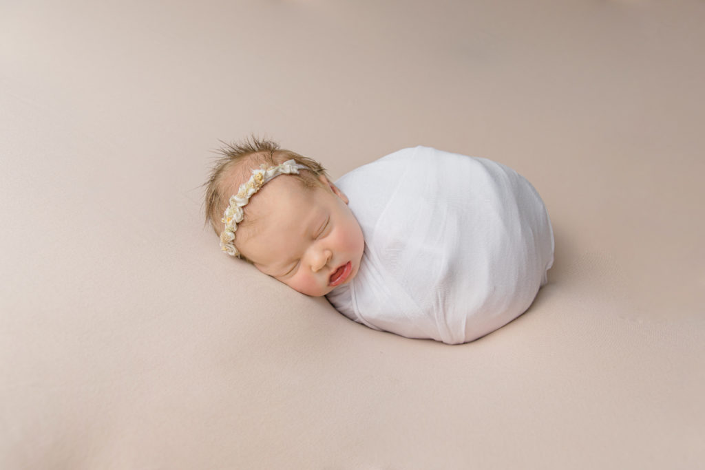 Alison Ackroyd Newborn Session Grey Loft Studio 2020