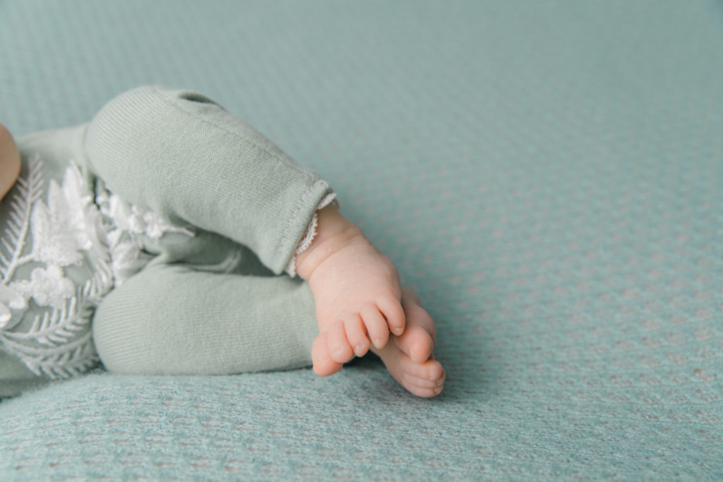 Alison Ackroyd Newborn Session Grey Loft Studio 2020