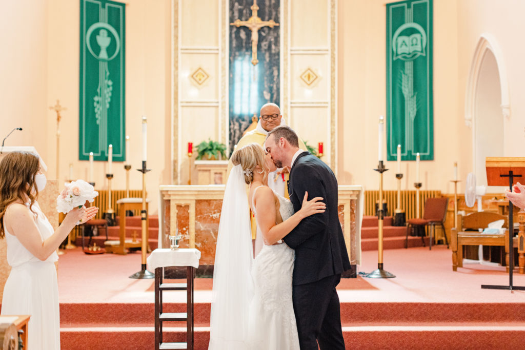 Alexis Joshua Ccs On The Rideau Wedding Photos Grey Loft Studio 2021