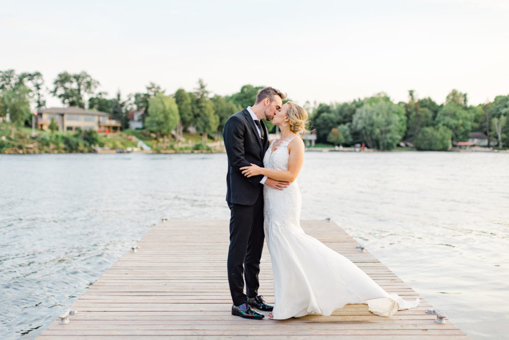 Alexis Joshua Ccs On The Rideau Wedding Photos Grey Loft Studio 2021