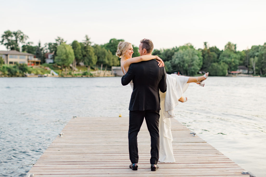 Alexis Joshua Ccs On The Rideau Wedding Photos Grey Loft Studio 2021