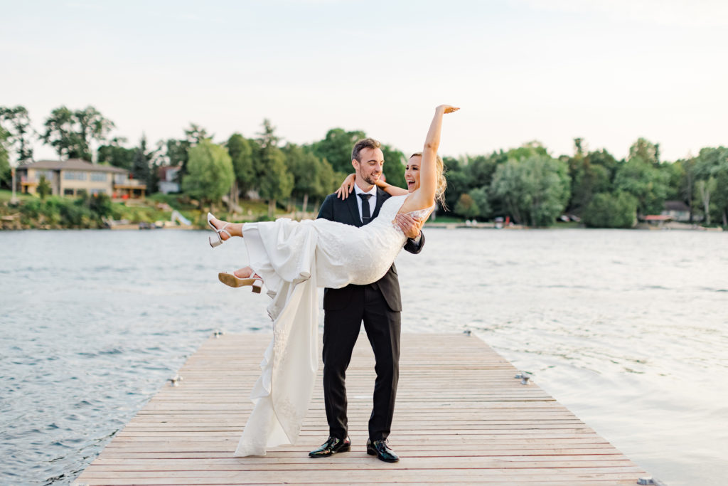 Alexis Joshua Ccs On The Rideau Wedding Photos Grey Loft Studio 2021