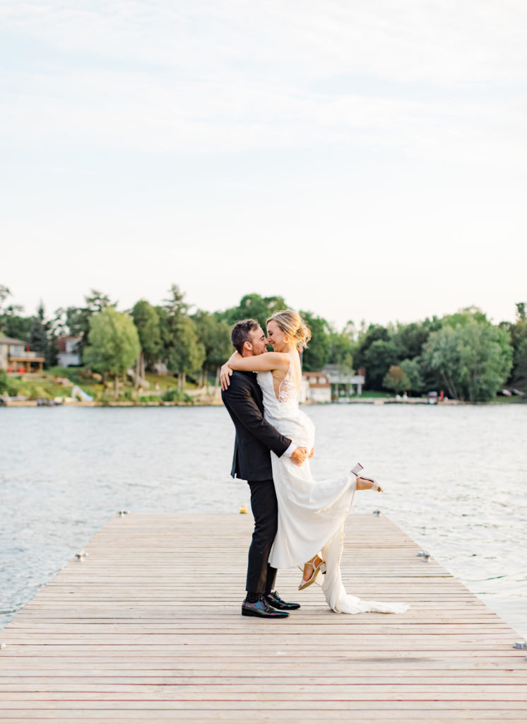Alexis Joshua Ccs On The Rideau Wedding Photos Grey Loft Studio 2021