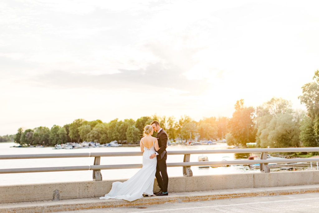 Alexis Joshua Ccs On The Rideau Wedding Photos Grey Loft Studio 2021
