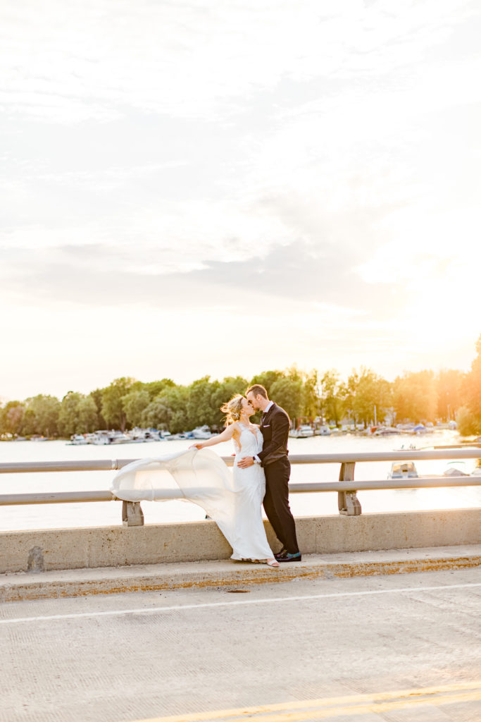 Alexis Joshua Ccs On The Rideau Wedding Photos Grey Loft Studio 2021