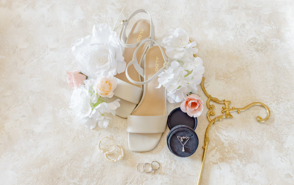 Alexis Joshua Ccs On The Rideau Wedding Photos Grey Loft Studio 2021