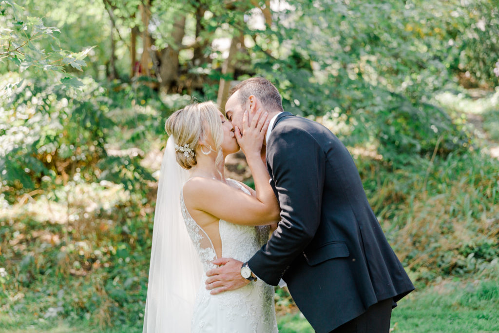 Alexis Joshua Ccs On The Rideau Wedding Photos Grey Loft Studio 2021