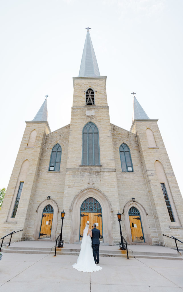 Alexis Joshua Ccs On The Rideau Wedding Photos Grey Loft Studio 2021