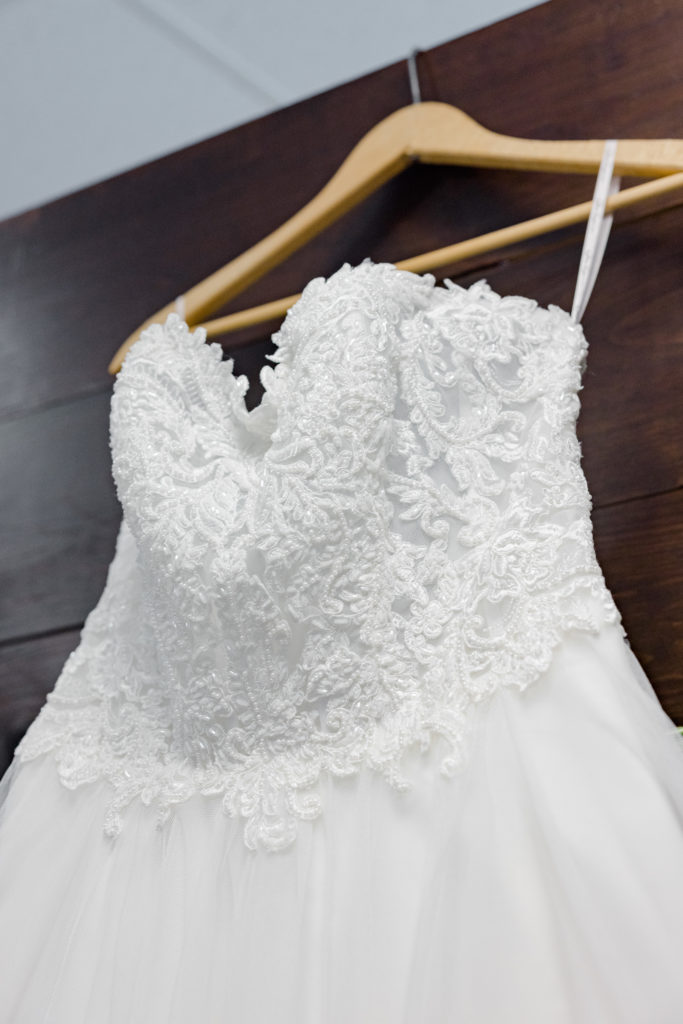 Alyssa David Wedding Ale Amberwood Grey Loft Studio 2022