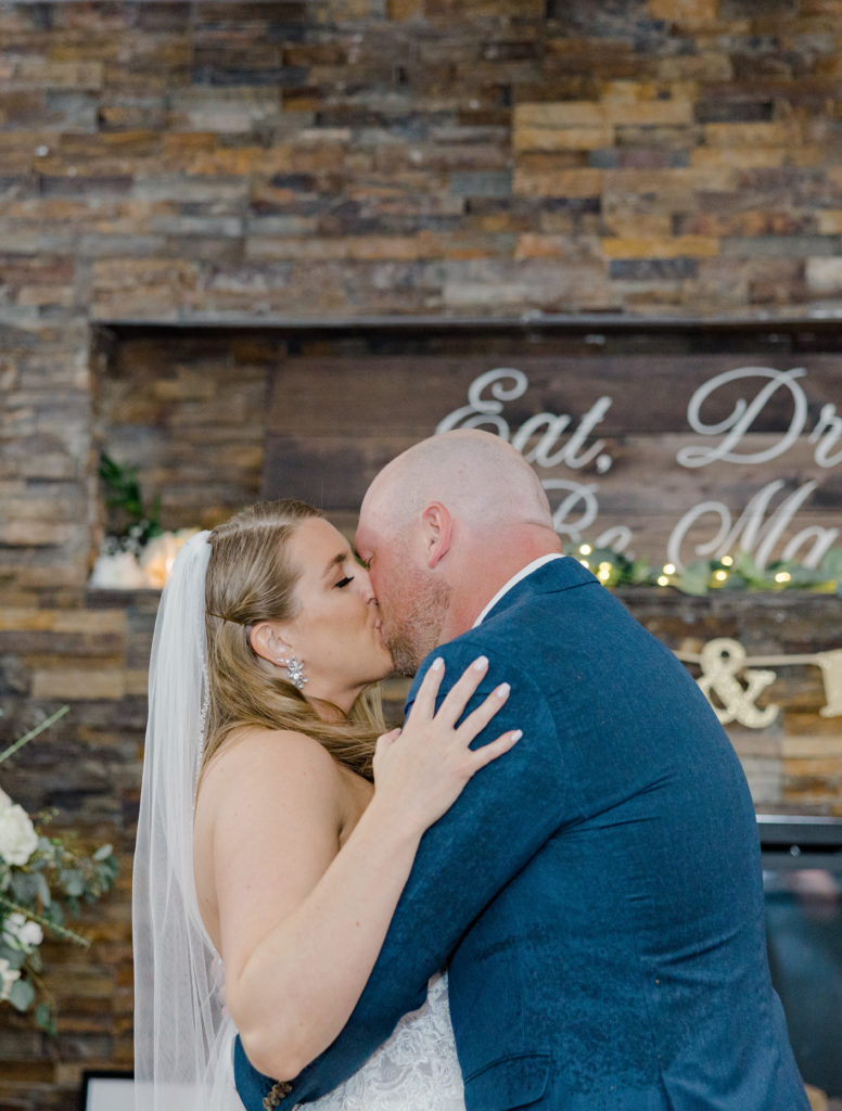 Alyssa David Wedding Ale Amberwood Grey Loft Studio 2022 149