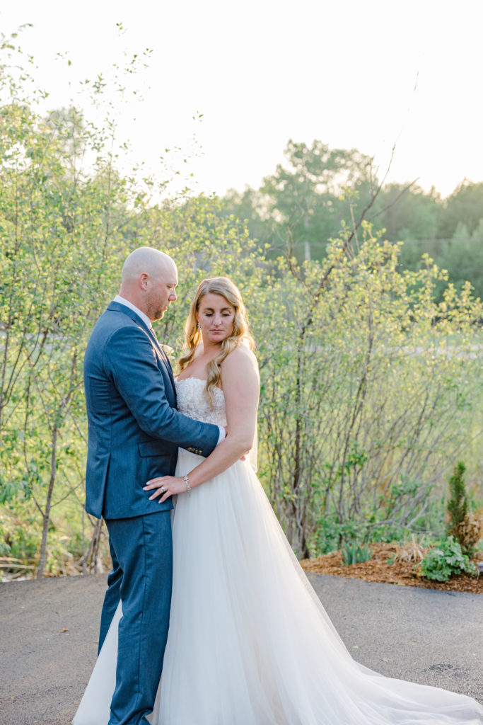 Alyssa David Wedding Ale Amberwood Grey Loft Studio 2022