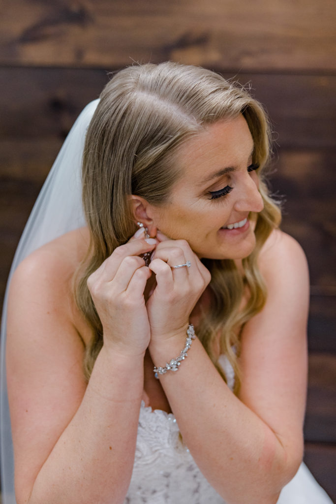 Alyssa David Wedding Ale Amberwood Grey Loft Studio 2022