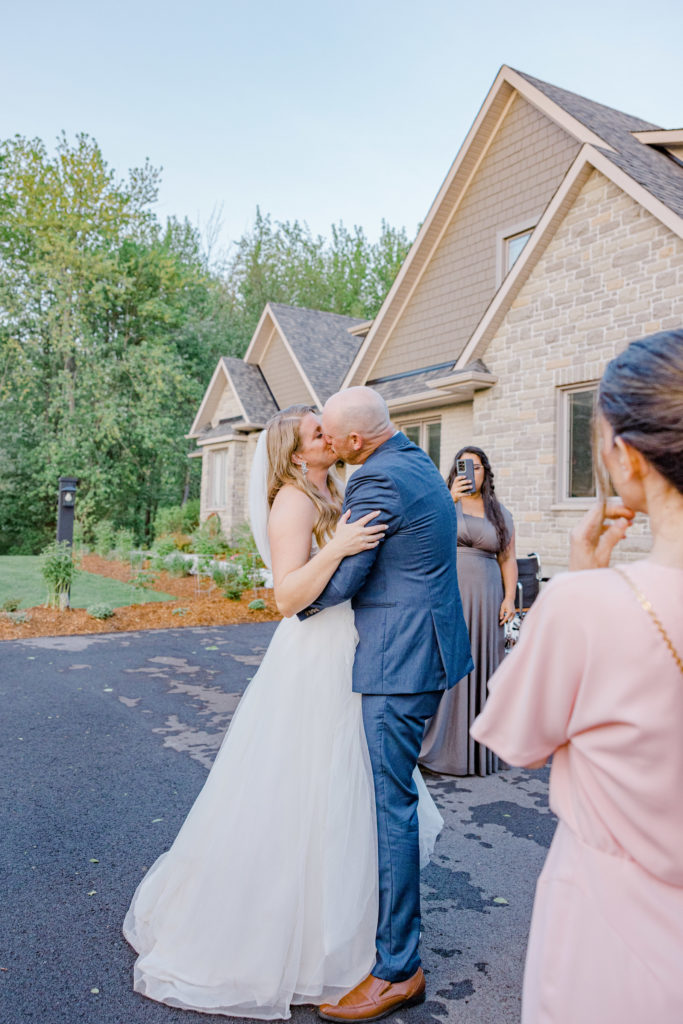 Alyssa David Wedding Ale Amberwood Grey Loft Studio 2022