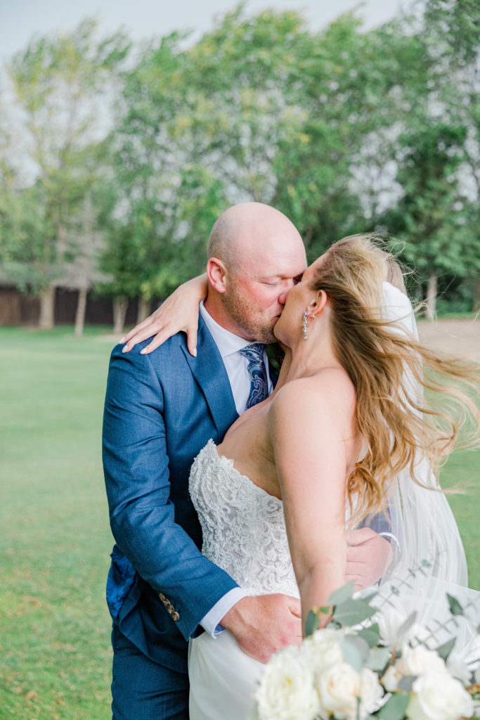 Alyssa David Wedding Ale Amberwood Grey Loft Studio 2022