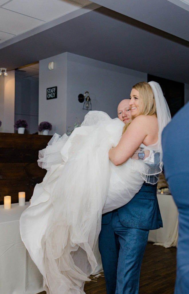 Alyssa David Wedding Ale Amberwood Grey Loft Studio 2022 94
