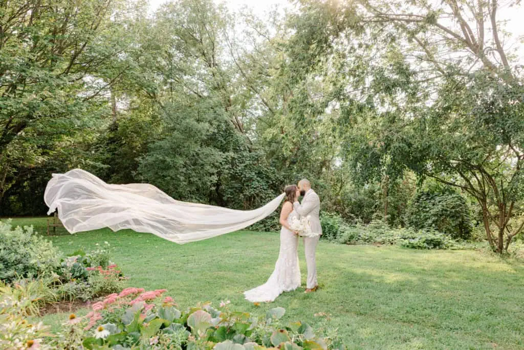 Melissa Jamal Venue22 Wedding Photos September Grey Loft Studio 2022