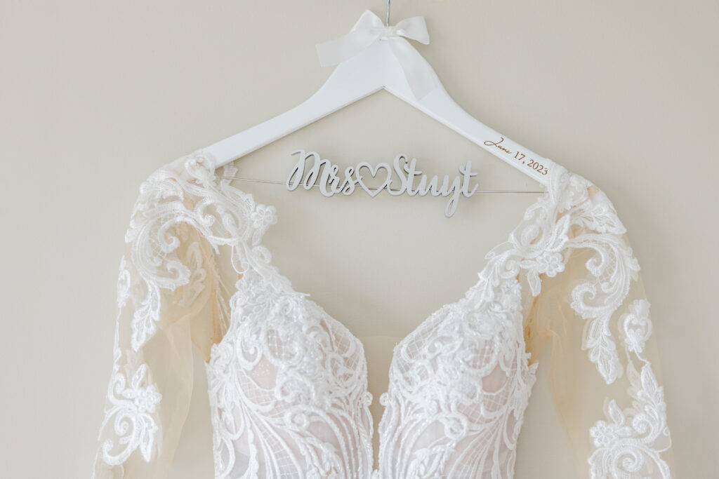 Hannah Braden Shaw Centre 50sussex Wedding June Grey Loft Studio 2023 40