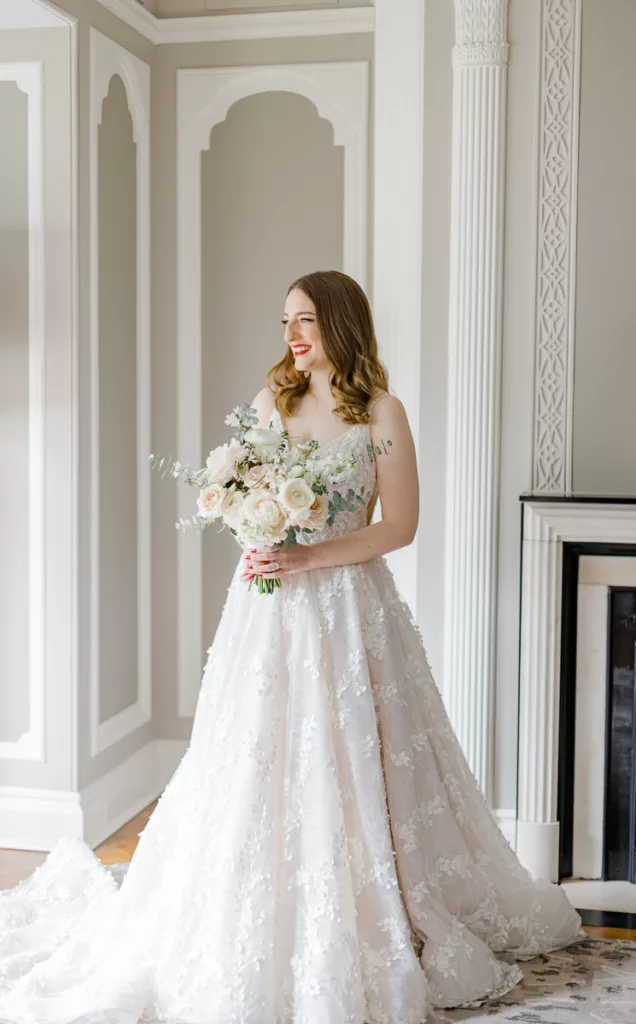 Love in Bloom - Floral Designer Ottawa - Wedding Day at the NAC Ottawa in the spring - Grey Loft Studio