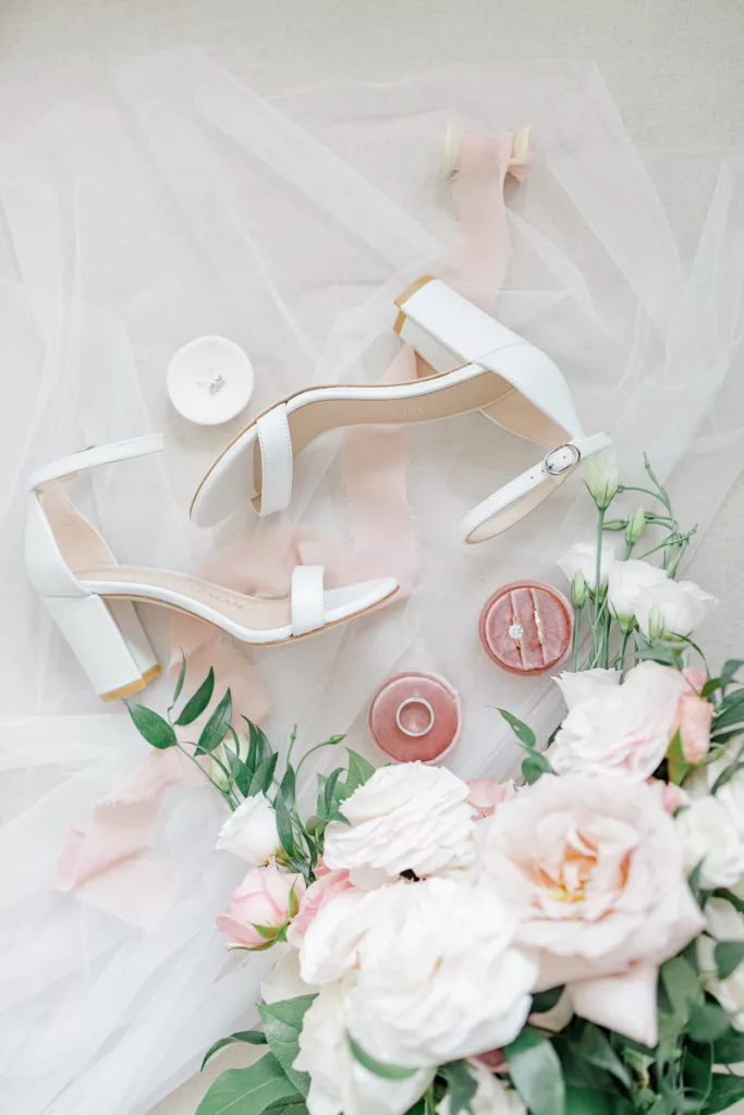 Wedecor Florals and Design - Summer Inspiration - Grey Loft Studio - Lago Wedding 