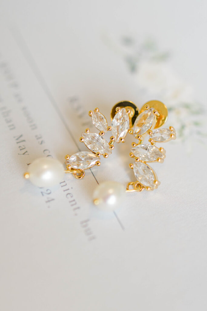 Sneak Ashley Dylan Mill Street Wedding August Grey Loft Studio 2024