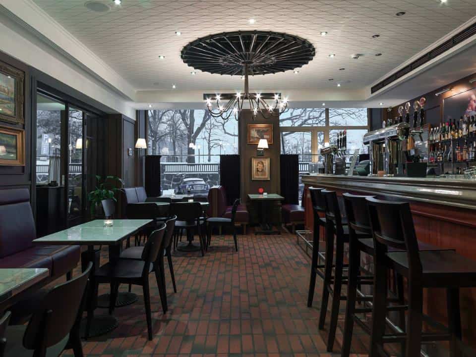 945810_607264159295485_1612683382_n