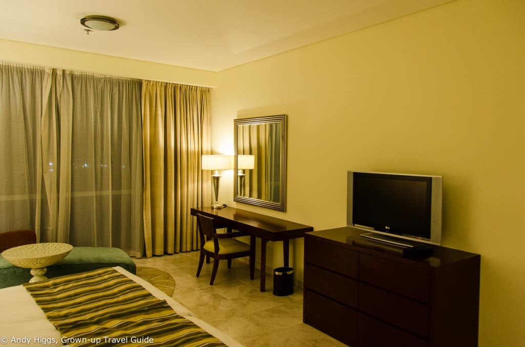 JA Oasis Beach Tower - bedroom, desk and TV