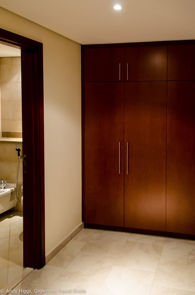JA Oasis Beach Tower - wardrobe