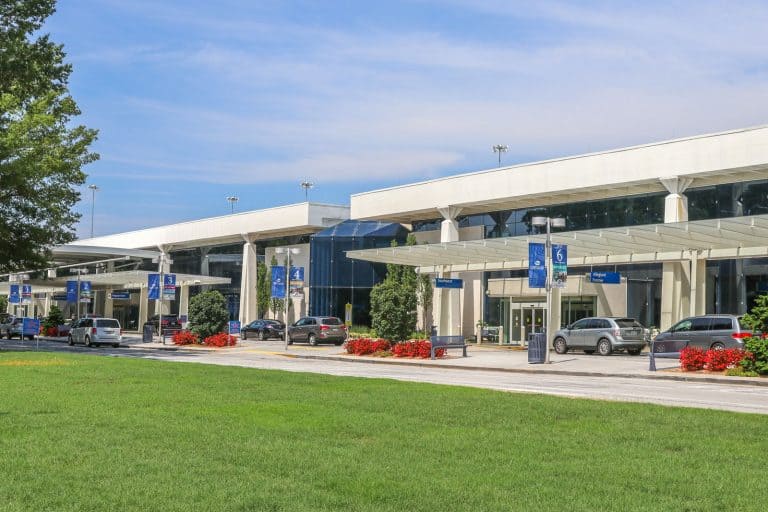 GSP airport outside terminal