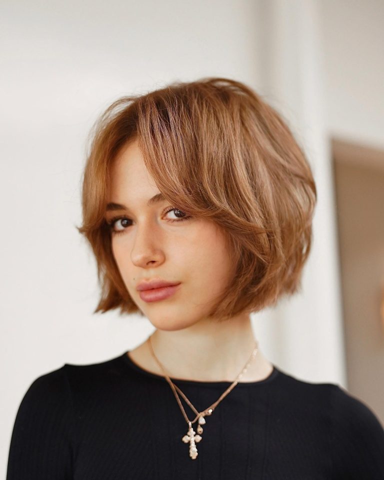 Soft Layered Short Bob Hairstyle with Face Framing Curtain Pieces