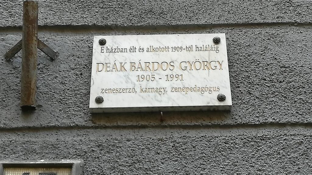 Emléktáblák 112 kekgolyo 15