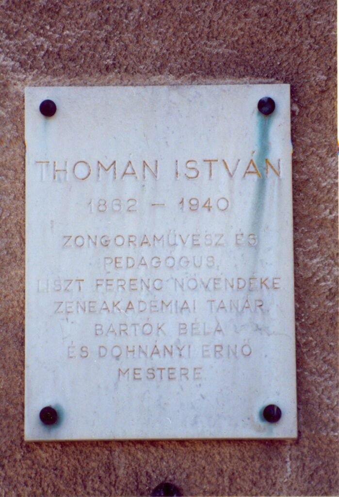 Emléktáblák 208 thoman istvan utca 6