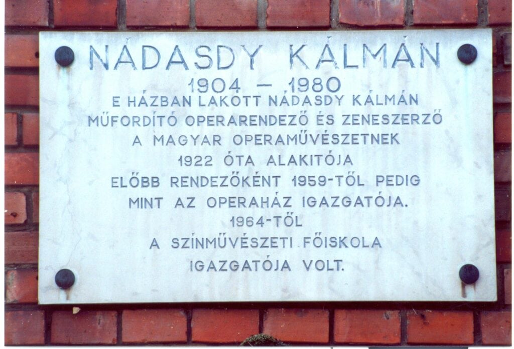 Emléktáblák 238 viranyos ut 2b