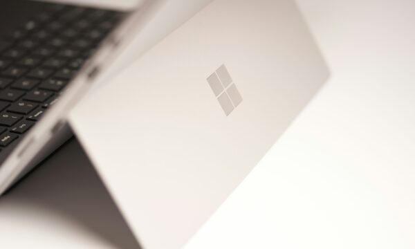 white-laptop-computer-on-white-table