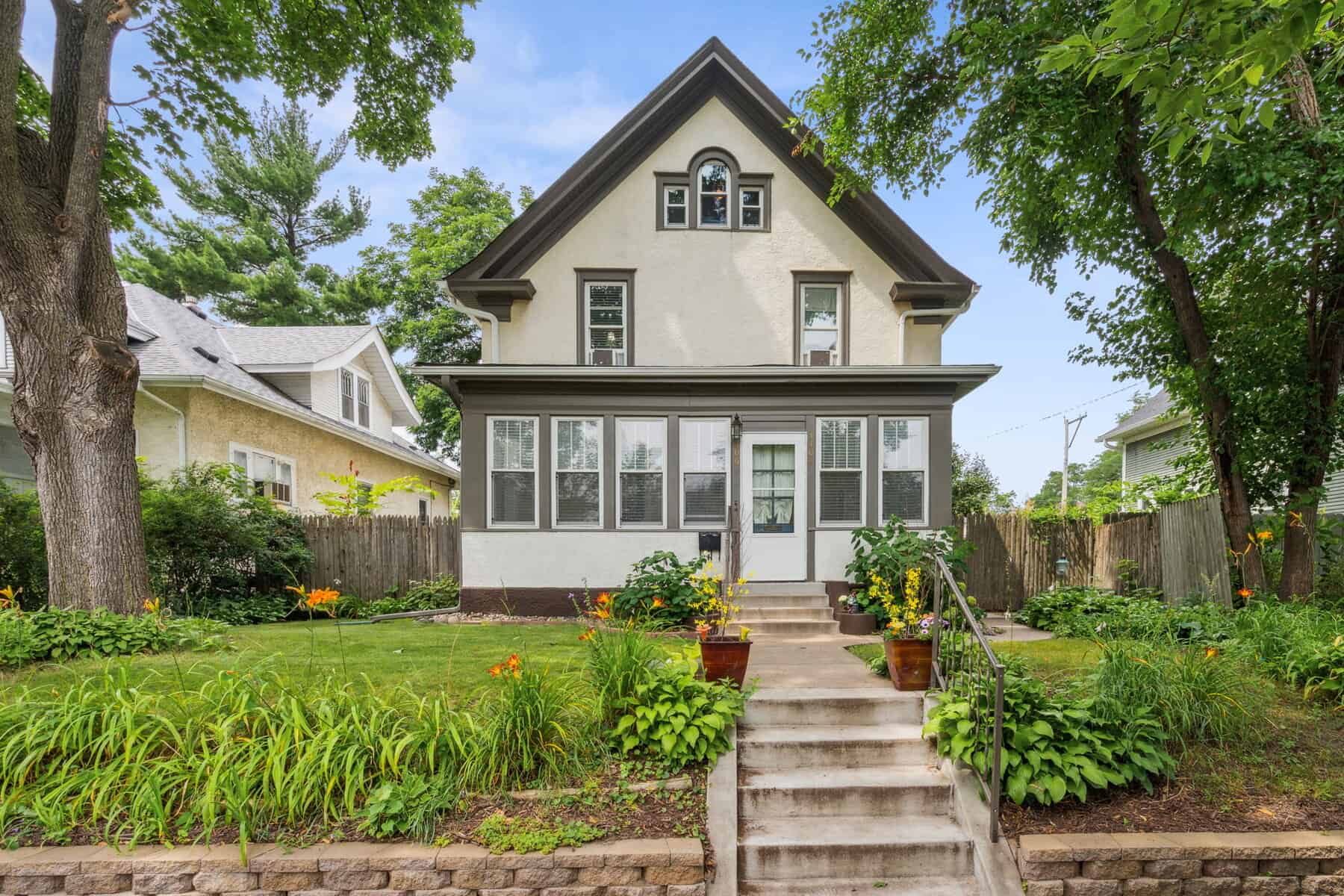 1 Web Or Mls 3304 Longfellow Ave 01