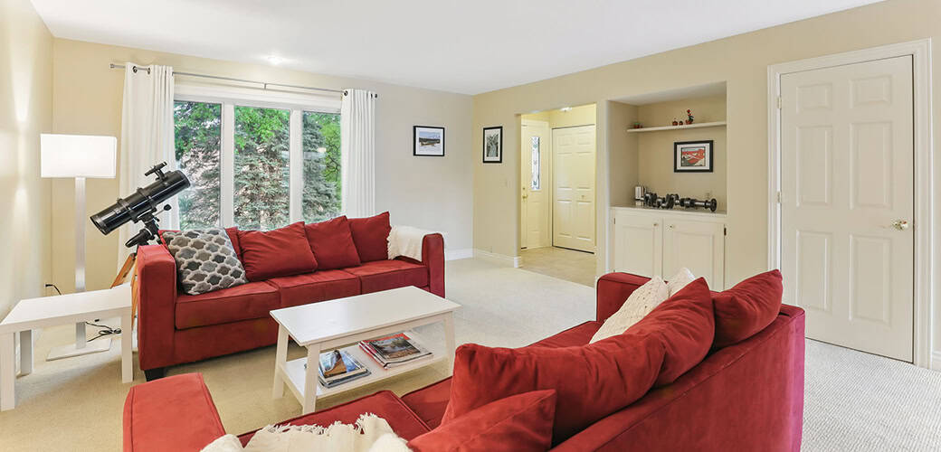 166 Windsor Slider Living Entry